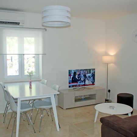 Apartment Bilo Omiš Exteriör bild