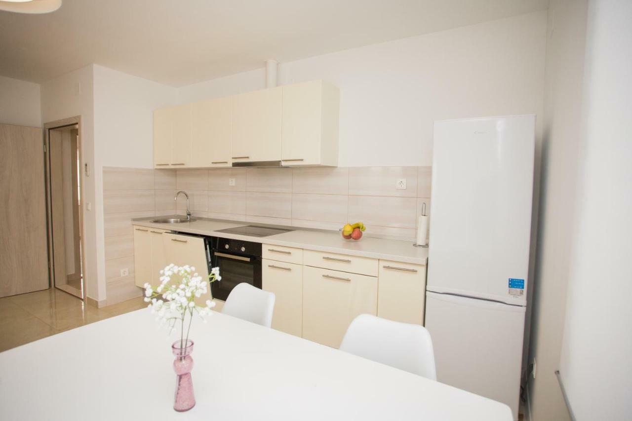Apartment Bilo Omiš Exteriör bild